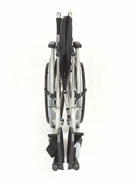 Wózek inwalidzki ręczny Basic PLUS 45cm Wózek inwalidzki ręczny Basic PLUS 45cm