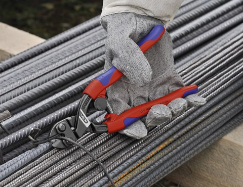 SZCZYPCE TNĄCE PRZEGUBOWE ZE SPRĘŻYNĄ COBOLT 200MM SZCZYPCE TNĄCE PRZEGUBOWE ZE SPRĘŻYNĄ COBOLT 200MM