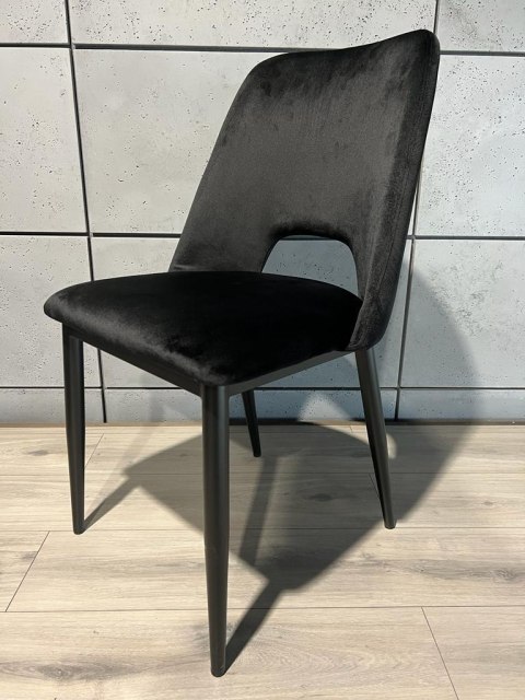 Krzesło tapicerowane GOTI BLACK VELVET Krzesło tapicerowane GOTI BLACK VELVET