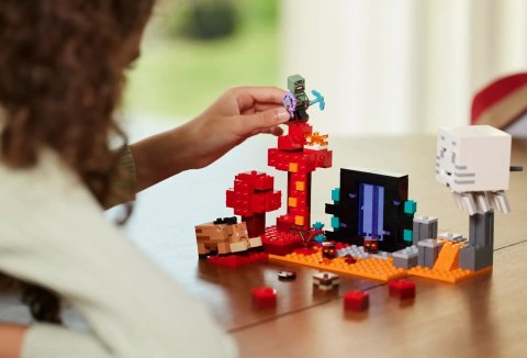 LEGO Minecraft 21255 Zasadzka w portalu do Netheru LEGO Minecraft 21255 Zasadzka w portalu do Netheru
