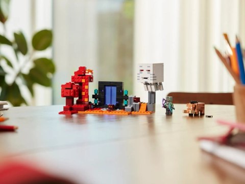 LEGO Minecraft 21255 Zasadzka w portalu do Netheru LEGO Minecraft 21255 Zasadzka w portalu do Netheru