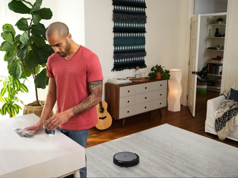 Robot sprzątający iRobot Roomba i1+ (i1556) Robot sprzątający iRobot Roomba i1+ (i1556)
