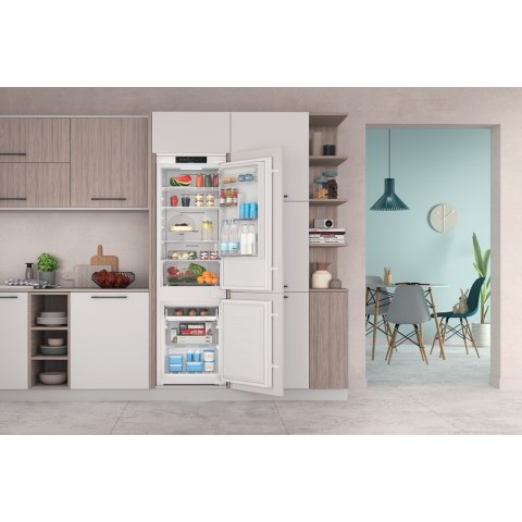 Chłodziarko-zamrażarka INDESIT INC18 T311 Chłodziarko-zamrażarka INDESIT INC18 T311